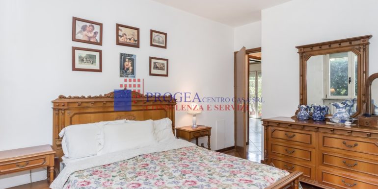 trilocale-in-vendita-a-almenno-san-salvatore-camera-2