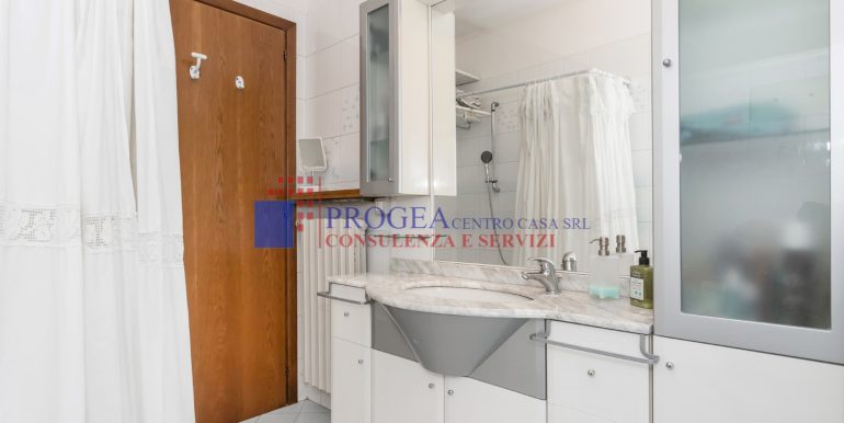 trilocale-in-vendita-a-almenno-san-salvatore-bagno