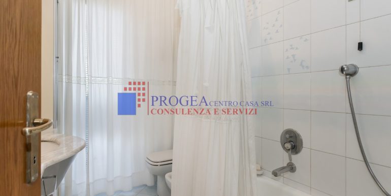 trilocale-in-vendita-a-almenno-san-salvatore-bagno-2
