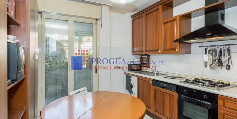trilocale-in-vendita-a-almenno-san-salvatore-cucina