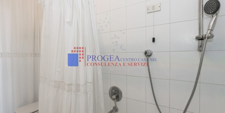 trilocale-in-vendita-a-almenno-san-salvatore-bagno-3
