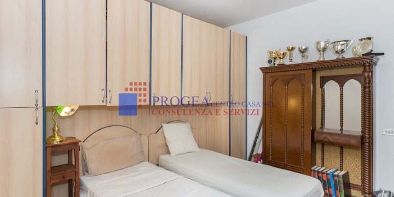 trilocale-in-vendita-a-almenno-san-salvatore-stanza-2