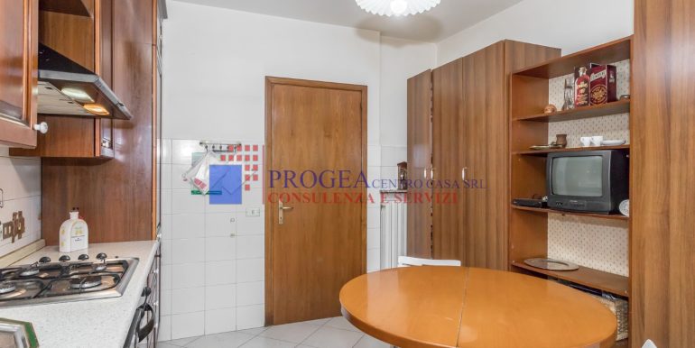trilocale-in-vendita-a-almenno-san-salvatore-cucina-2
