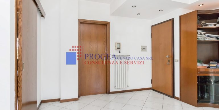 trilocale-in-vendita-a-almenno-san-salvatore-soggiorno-2