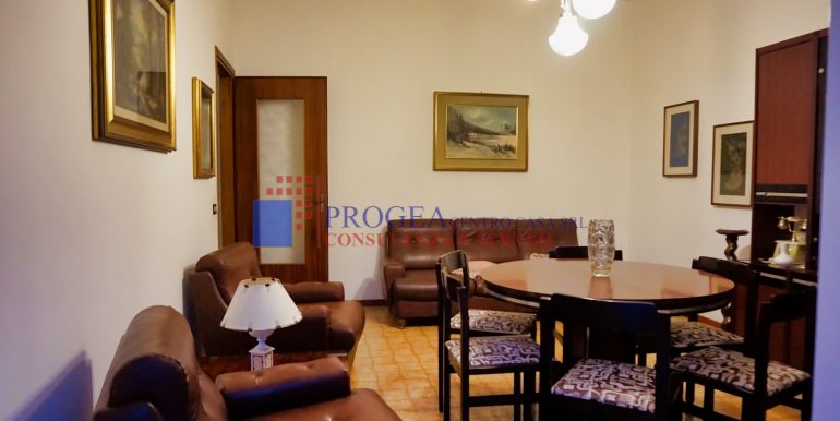 trilocale-in-affitto-a-villa-dalme-soggiorno-4